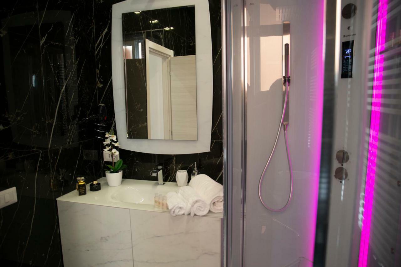 New Moon Luxury Apartment Lido di Ostia Esterno foto